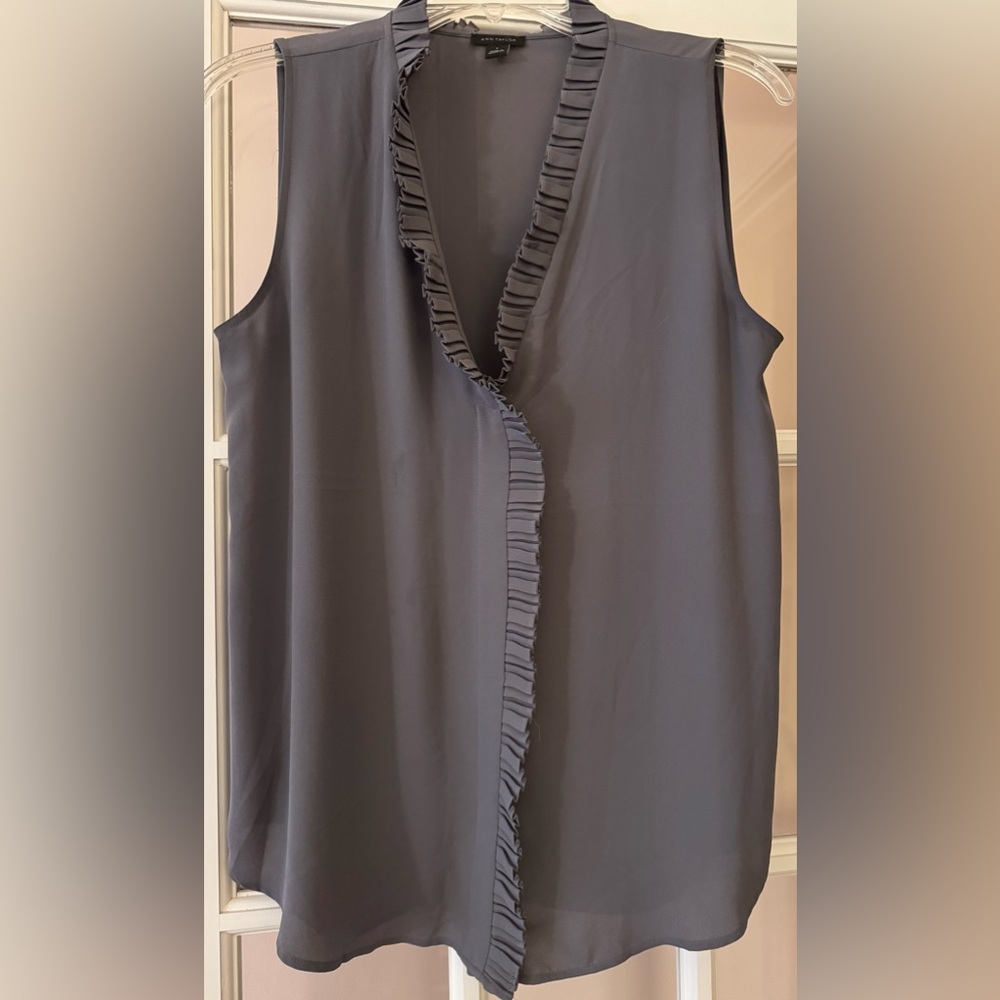 Ann Taylor ruffled button down blouse